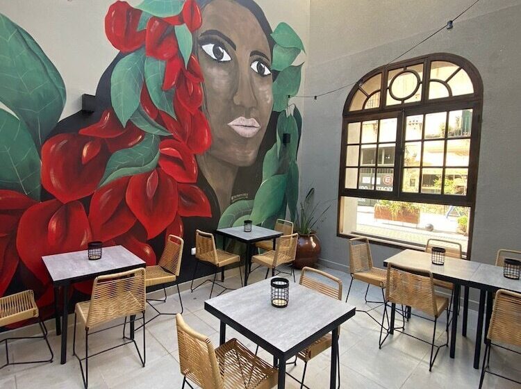 هتل Caseros Salta