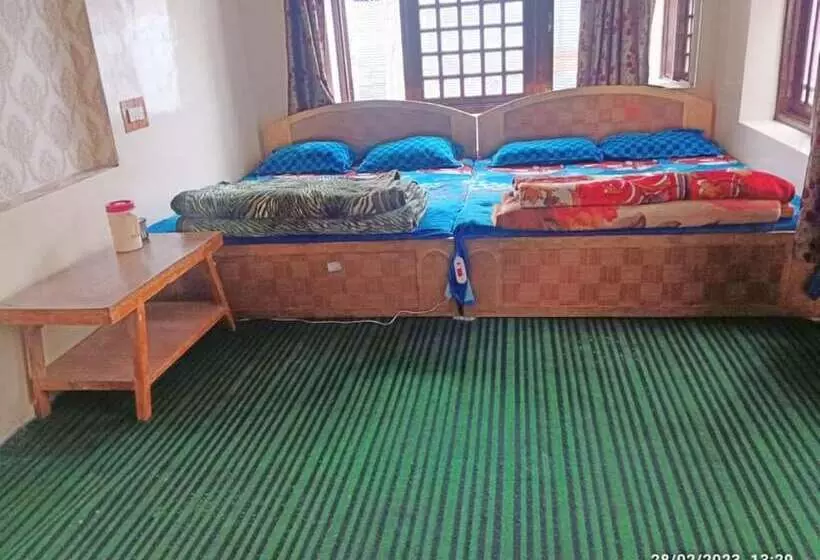 ホテル Crown Palace