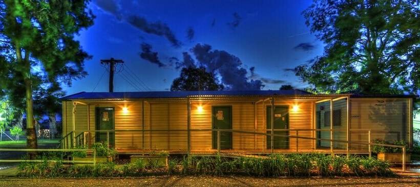 فندق Highway Tourist Village