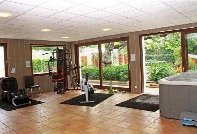 호텔 Hôtel Restaurant Les Marronniers