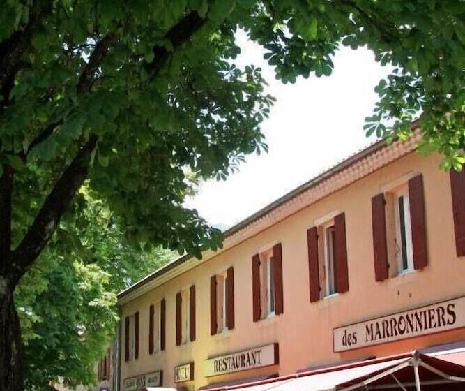호텔 Hôtel Restaurant Les Marronniers