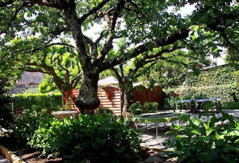 호텔 Hôtel Restaurant Les Marronniers