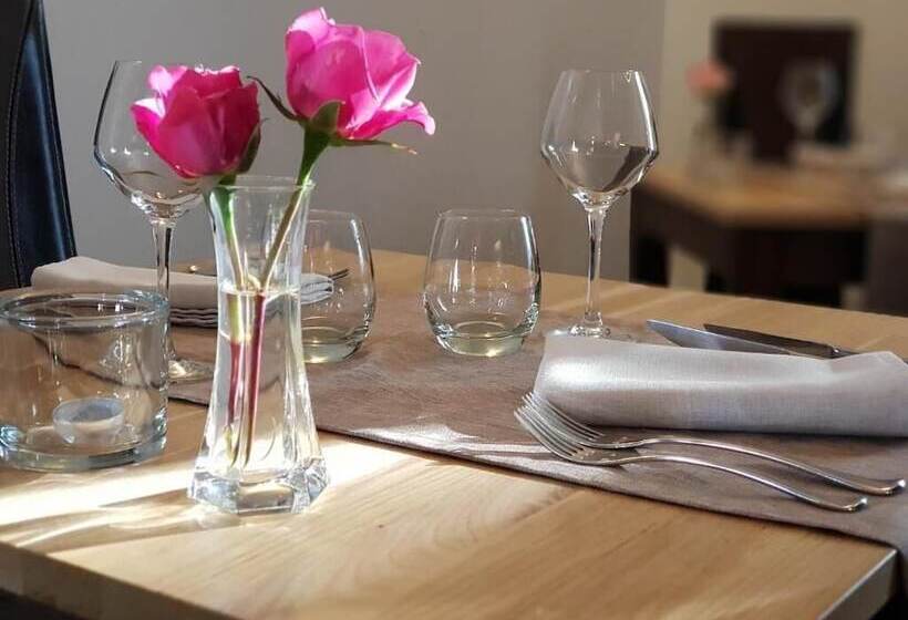 호텔 Hôtel Restaurant Les Marronniers