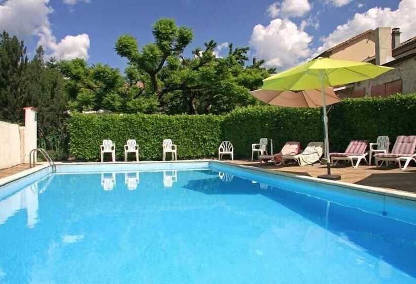 호텔 Hôtel Restaurant Les Marronniers