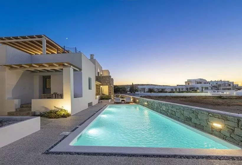 ホテル Manesis Suites