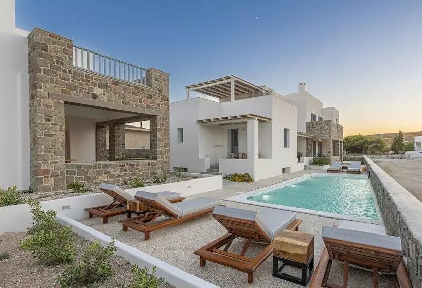 ホテル Manesis Suites