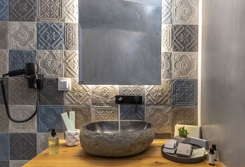 בית מלון כפרי Manesis Suites