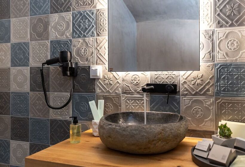 בית מלון כפרי Manesis Suites