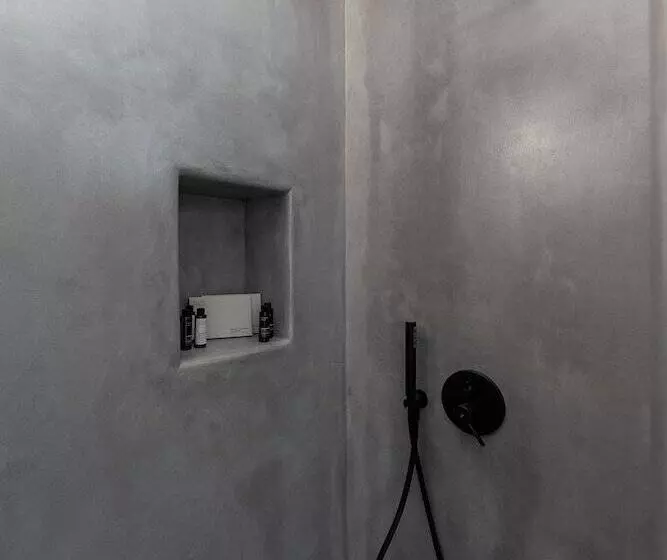 ホテル Manesis Suites