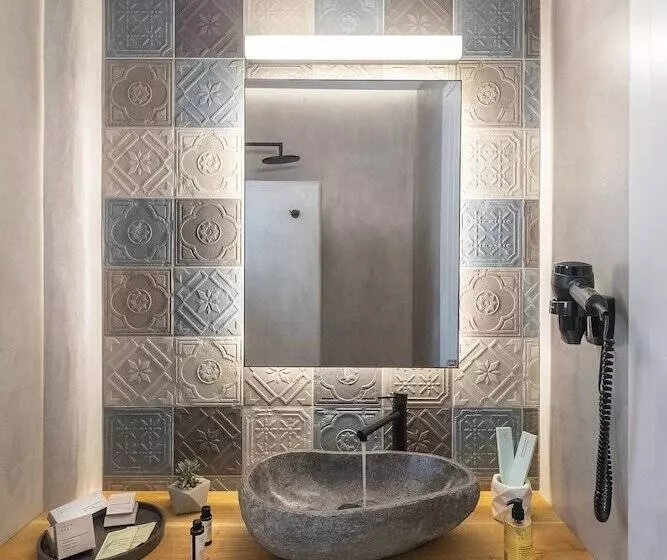 ホテル Manesis Suites