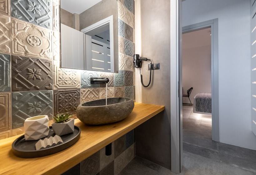 בית מלון כפרי Manesis Suites