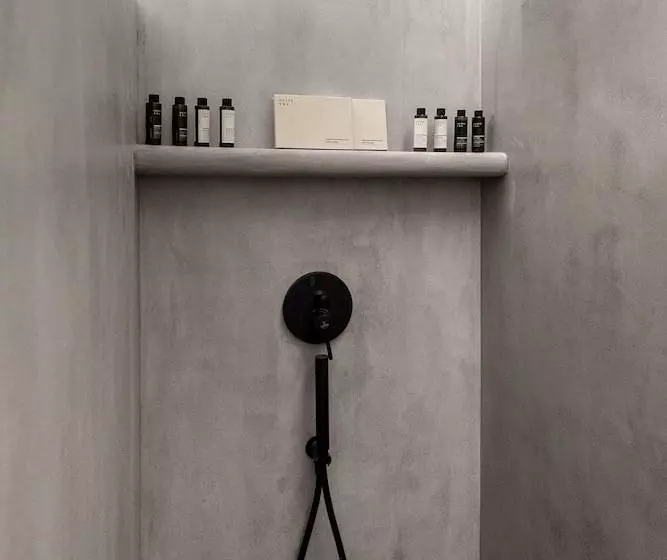 ホテル Manesis Suites