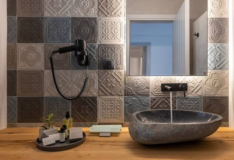 בית מלון כפרי Manesis Suites