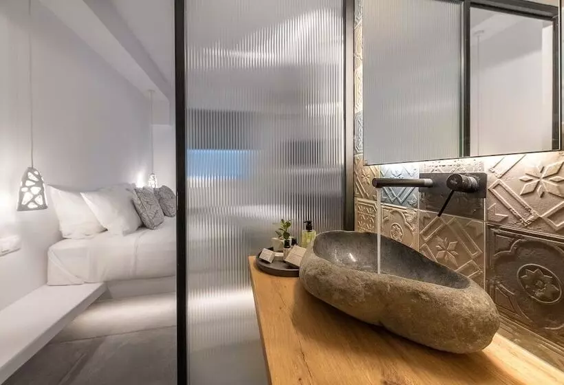 ホテル Manesis Suites