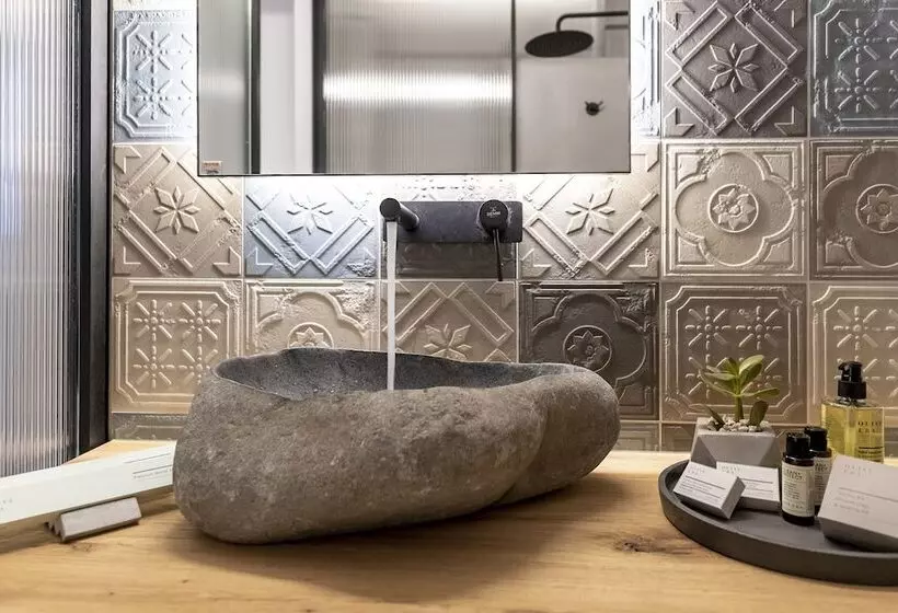 ホテル Manesis Suites