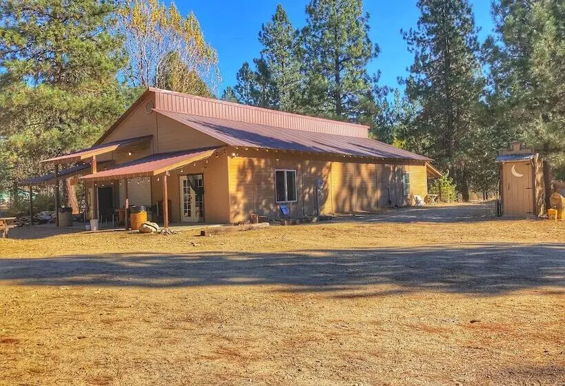 田舎風ホテル Majestic Mountain Ranch