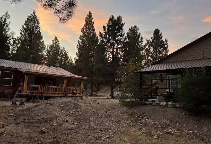 田舎風ホテル Majestic Mountain Ranch