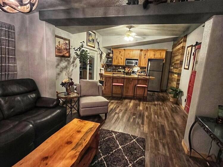 فندق ريفى Majestic Mountain Ranch