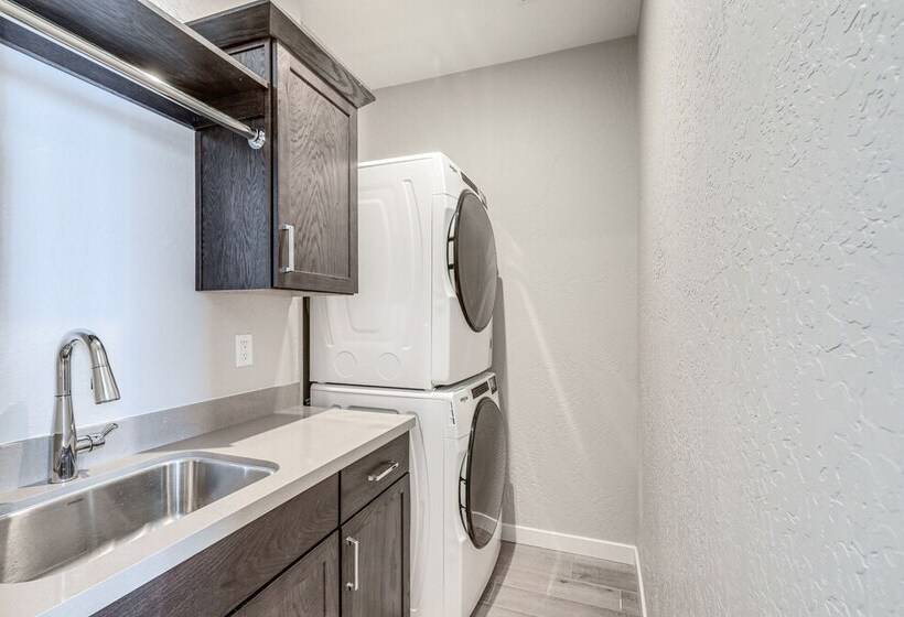 Idyllic Flagstaff Home W/ Grill: 3 Mi To Downtown!