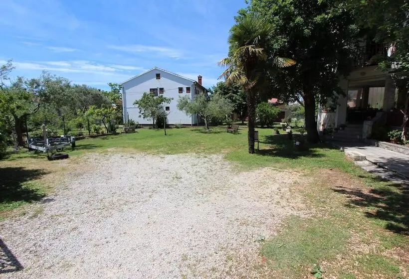 Majatalo Apartments And Rooms Dino