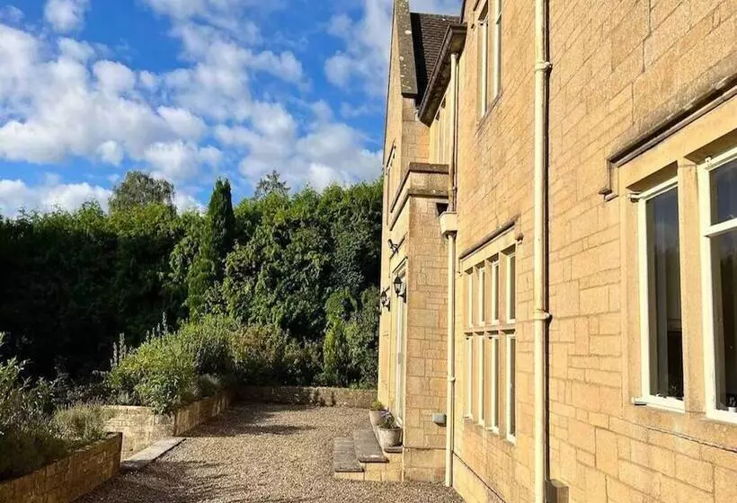 Majatalo Maryhill House