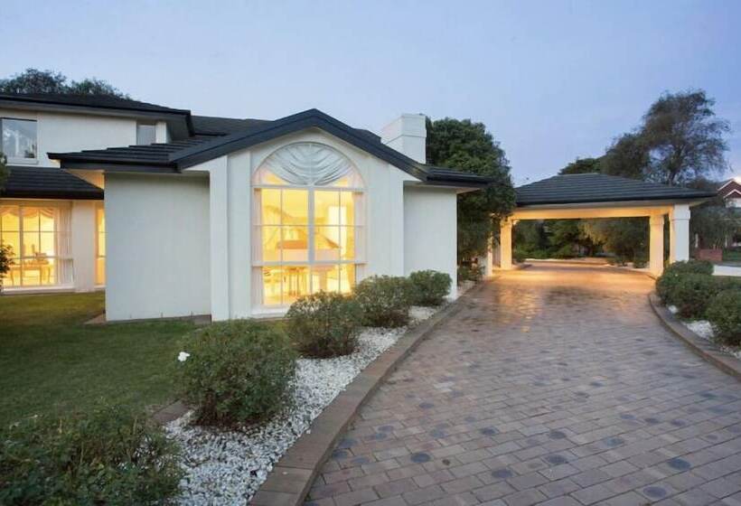 بنسيون Sarovar Holidays