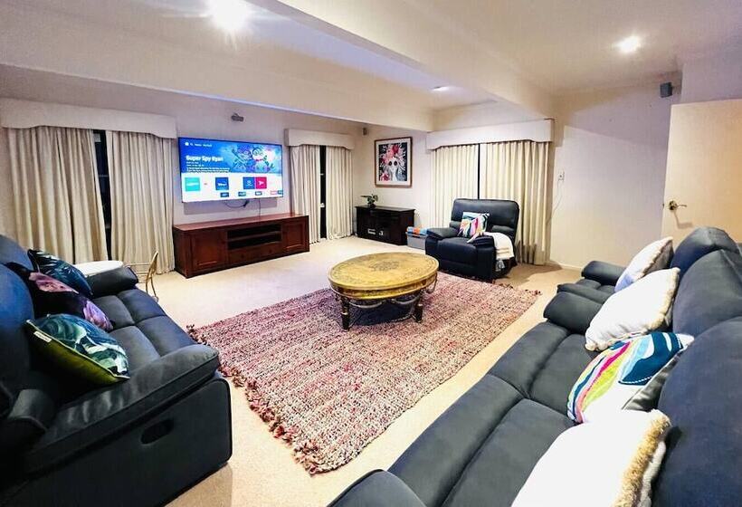 بنسيون Sarovar Holidays