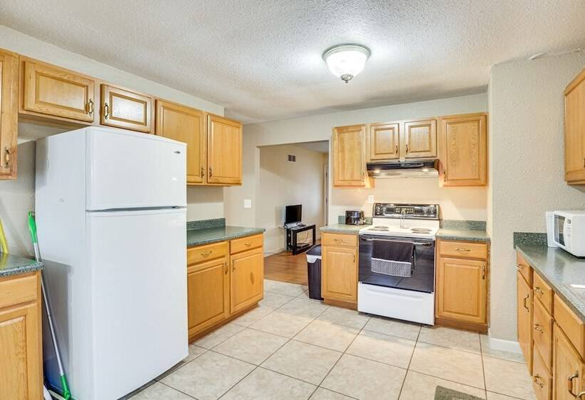 Furnished Deck: Pet Friendly Home In Warsaw