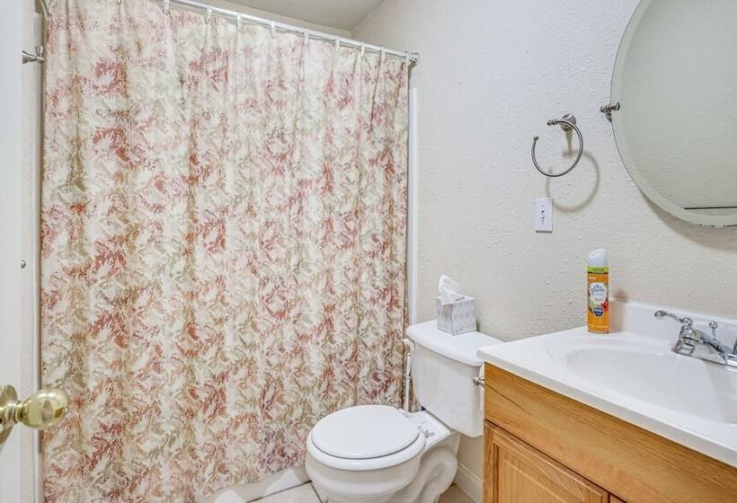 Furnished Deck: Pet Friendly Home In Warsaw