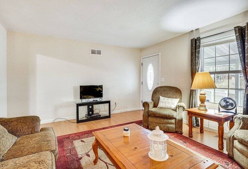 Furnished Deck: Pet Friendly Home In Warsaw