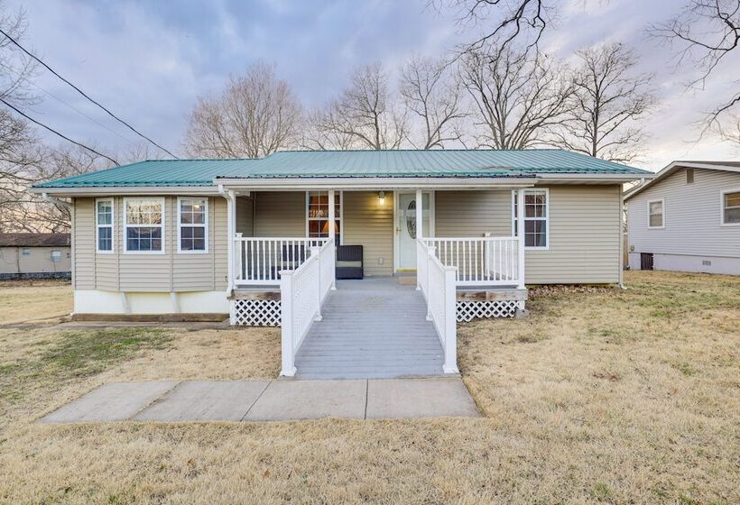 Furnished Deck: Pet Friendly Home In Warsaw