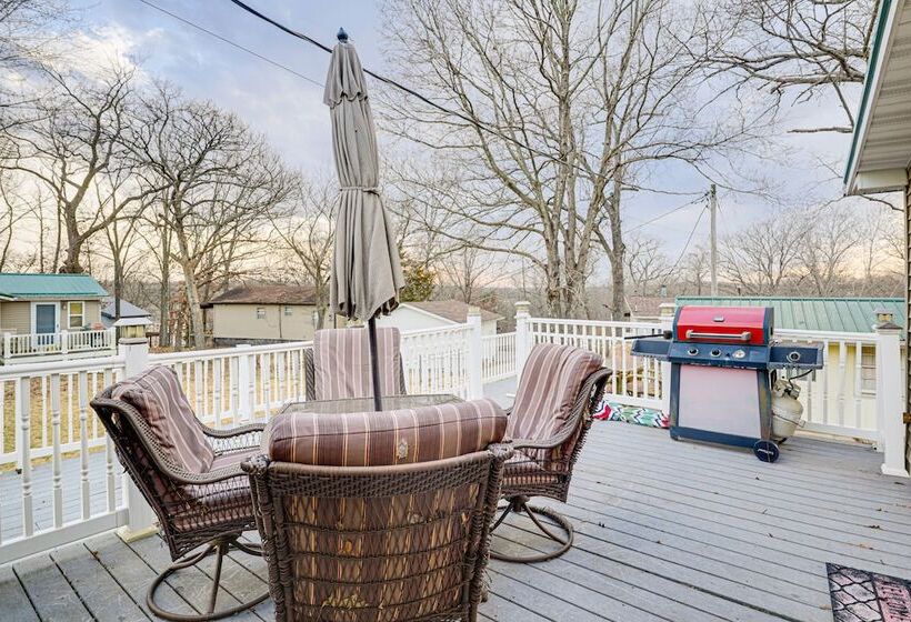 Furnished Deck: Pet Friendly Home In Warsaw