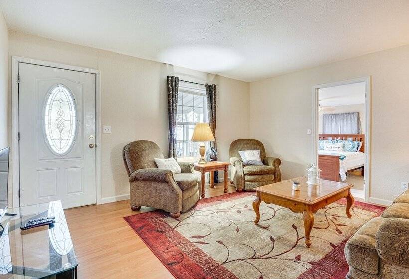 Furnished Deck: Pet Friendly Home In Warsaw