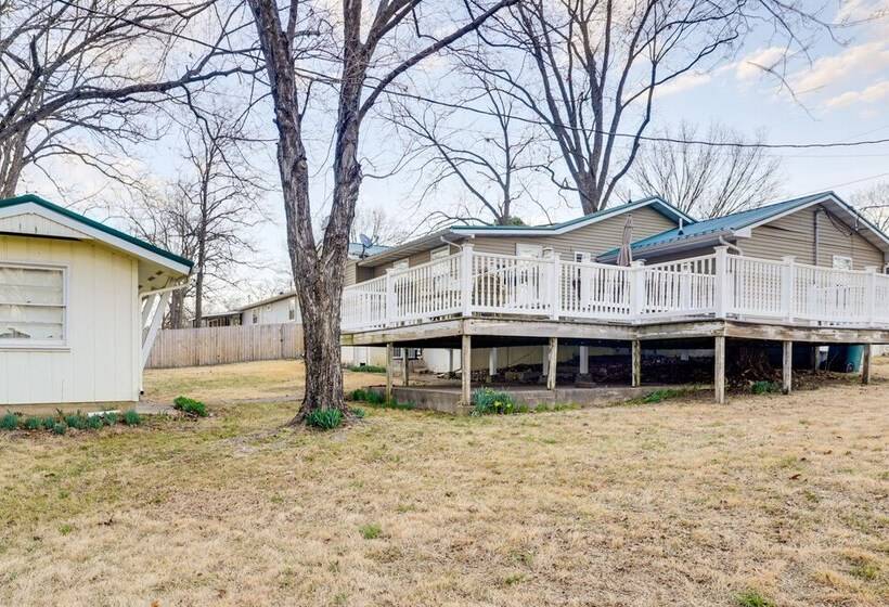 Furnished Deck: Pet Friendly Home In Warsaw