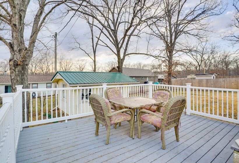 Furnished Deck: Pet Friendly Home In Warsaw
