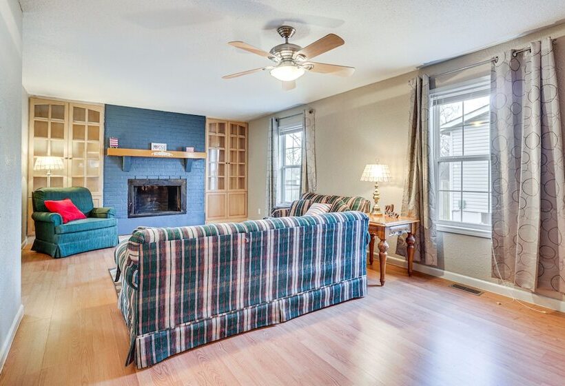 Furnished Deck: Pet Friendly Home In Warsaw