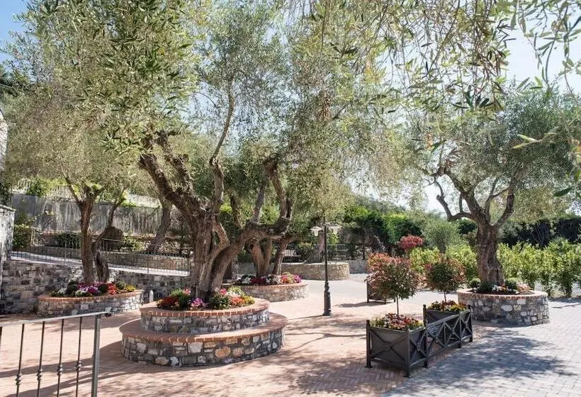 Lomakeskus Villaggio Edy