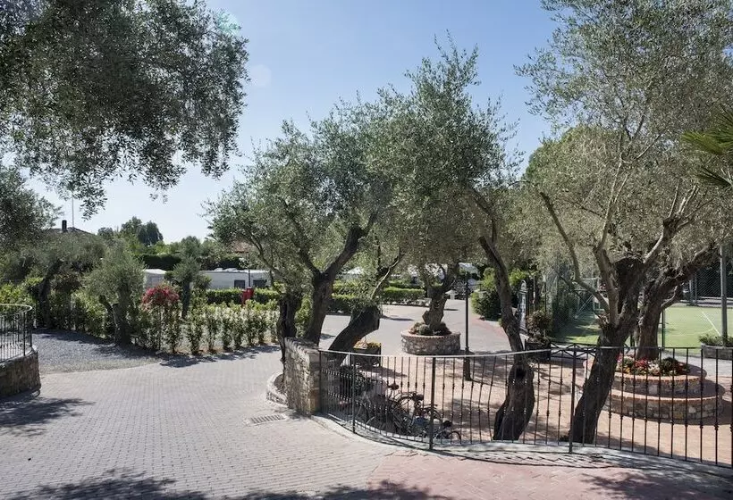 Lomakeskus Villaggio Edy