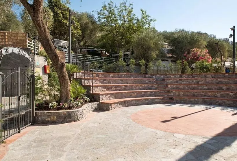 Lomakeskus Villaggio Edy