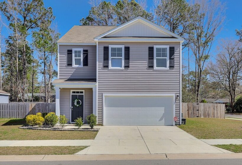 Spacious Wilmington Family Home ~ 9 Mi To Beach!