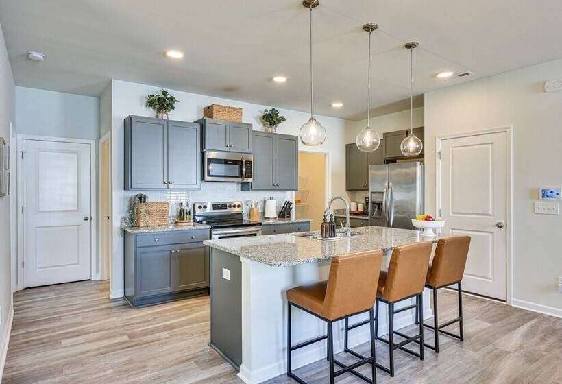 Spacious Wilmington Family Home ~ 9 Mi To Beach!