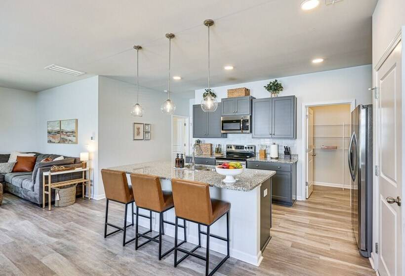 Spacious Wilmington Family Home ~ 9 Mi To Beach!