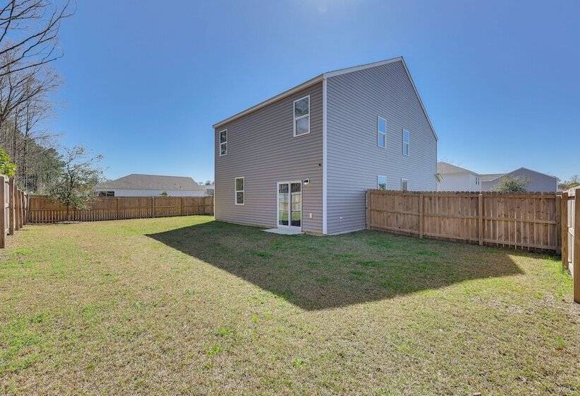 Spacious Wilmington Family Home ~ 9 Mi To Beach!