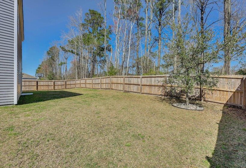 Spacious Wilmington Family Home ~ 9 Mi To Beach!