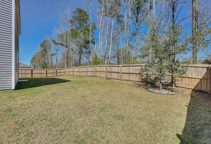 Spacious Wilmington Family Home ~ 9 Mi To Beach!