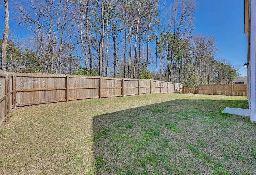 Spacious Wilmington Family Home ~ 9 Mi To Beach!