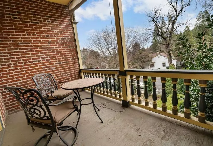 The Orth House Inn By Remotion