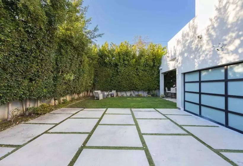 Wellesley By Avantstay 2 Miles To Beach