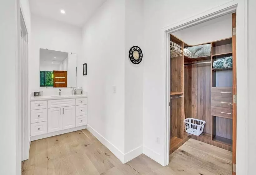 Wellesley By Avantstay 2 Miles To Beach