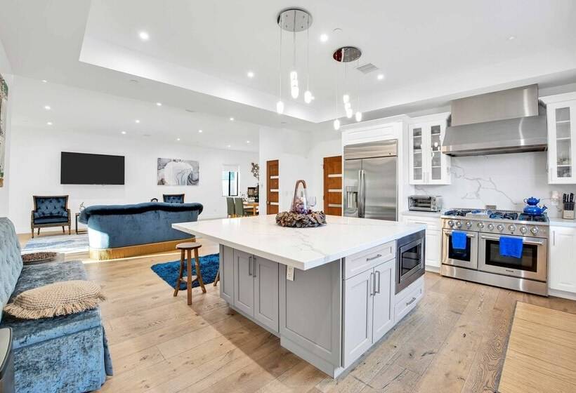 Wellesley By Avantstay 2 Miles To Beach